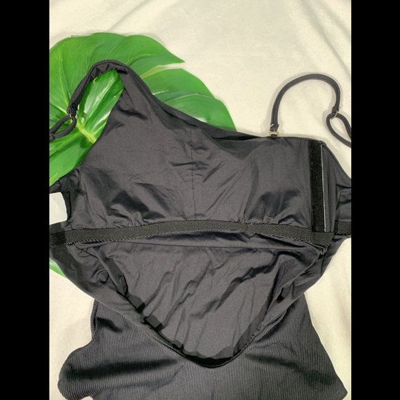 NEW $128 Becca Fine Line One-Shoulder‎ One-Piece Swimsuit Black [ SZ Small ] - Picture 12 of 12